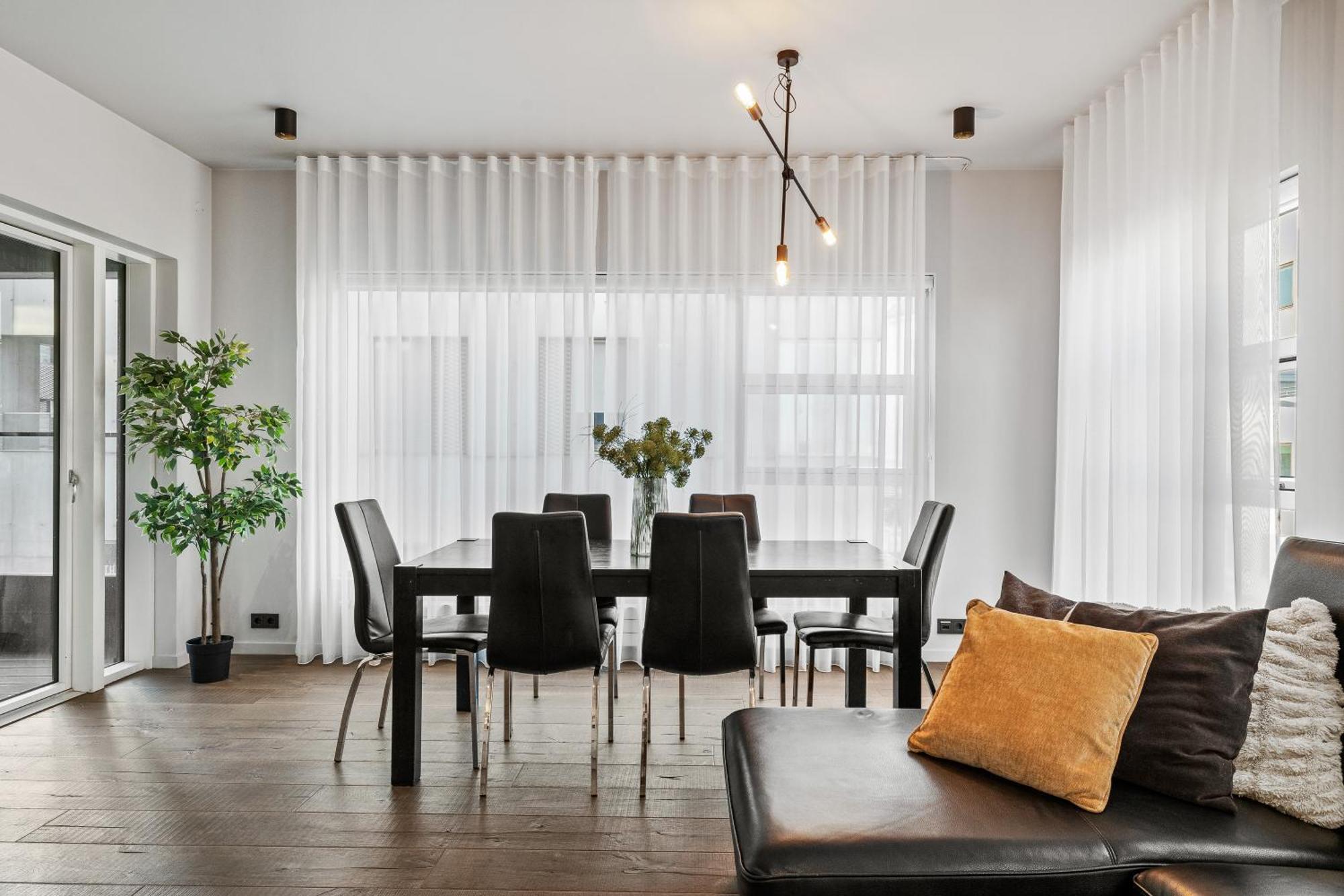 Vibrant Hafnatorg I Spacious Property With Expansive Garage Reykjavik Ngoại thất bức ảnh