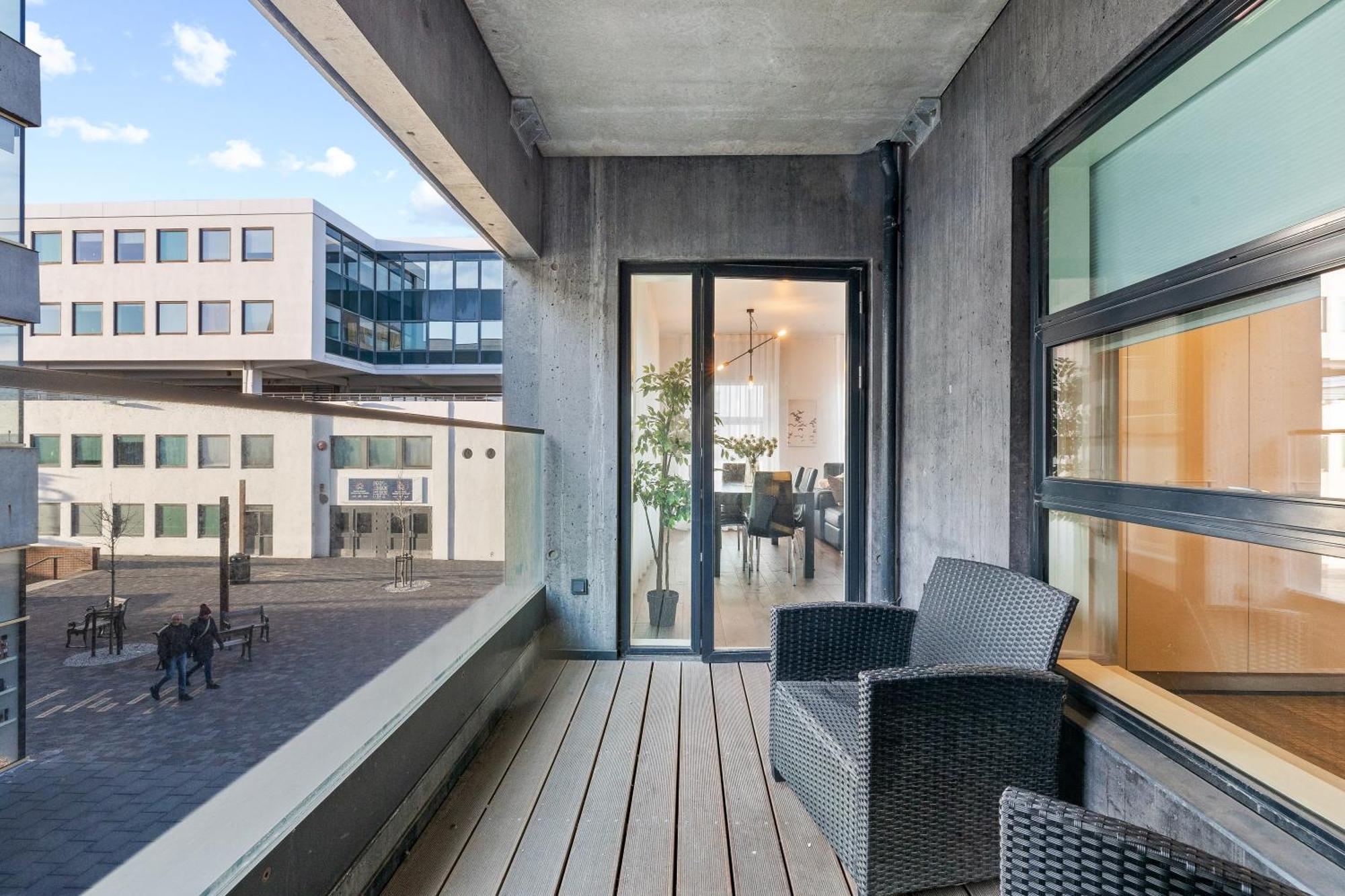 Vibrant Hafnatorg I Spacious Property With Expansive Garage Reykjavik Ngoại thất bức ảnh