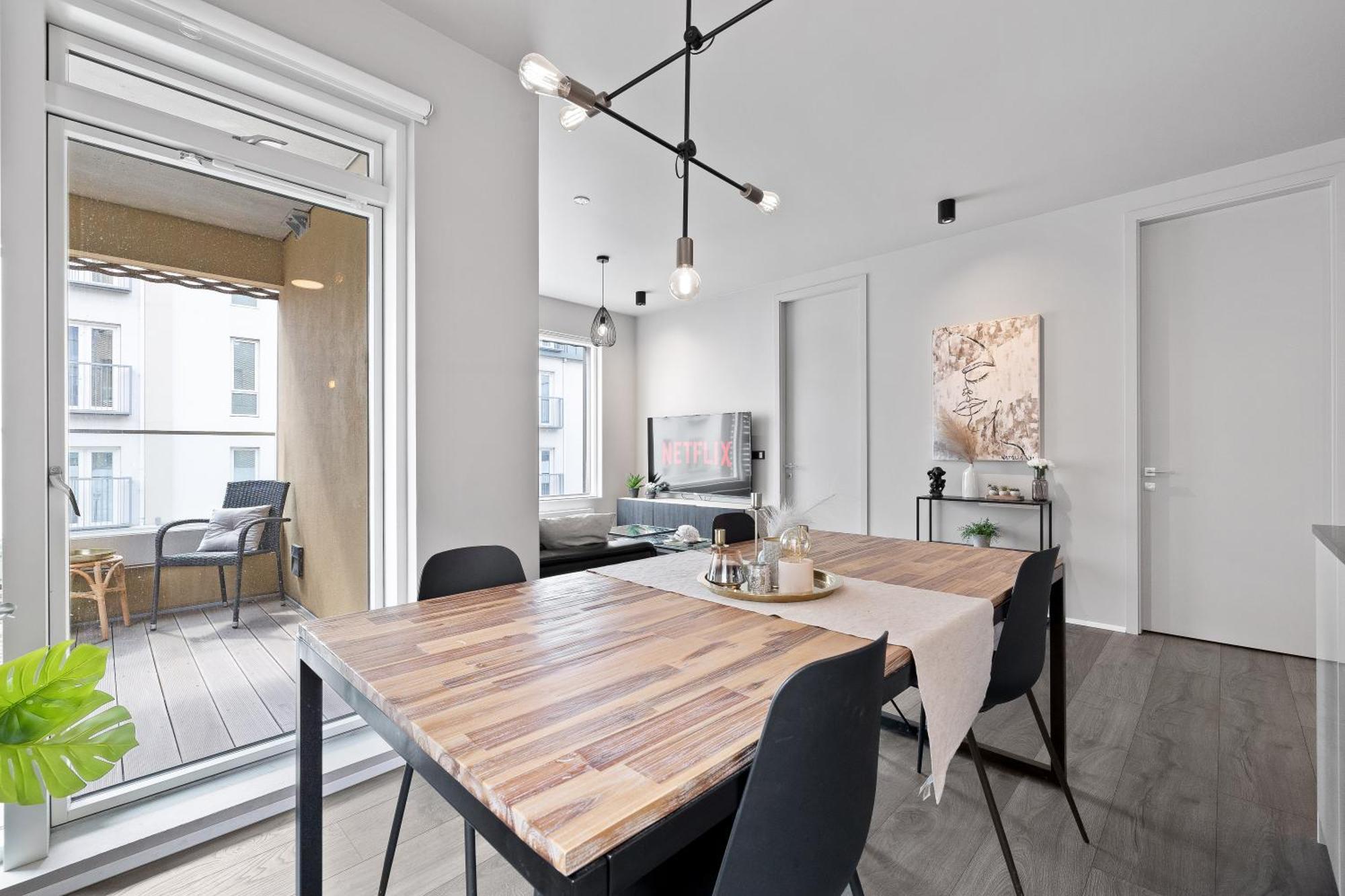 Vibrant Hafnatorg I Spacious Property With Expansive Garage Reykjavik Ngoại thất bức ảnh