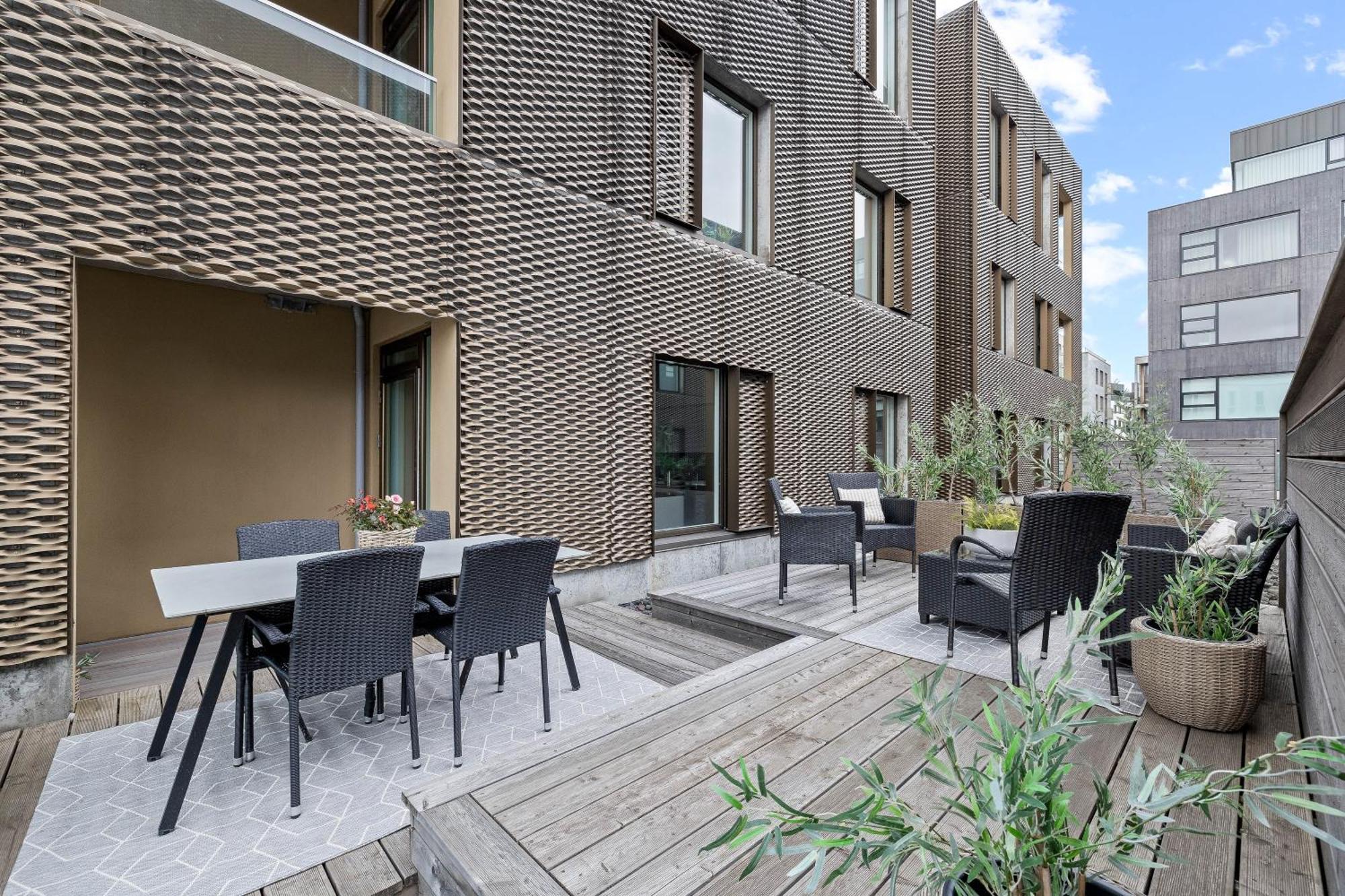 Vibrant Hafnatorg I Spacious Property With Expansive Garage Reykjavik Ngoại thất bức ảnh