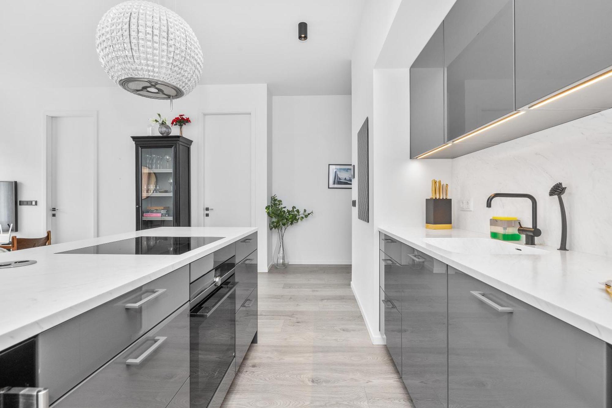 Vibrant Hafnatorg I Spacious Property With Expansive Garage Reykjavik Ngoại thất bức ảnh