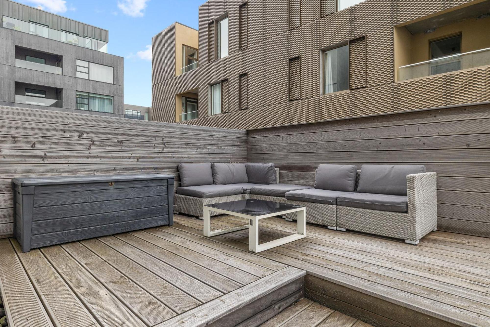Vibrant Hafnatorg I Spacious Property With Expansive Garage Reykjavik Ngoại thất bức ảnh