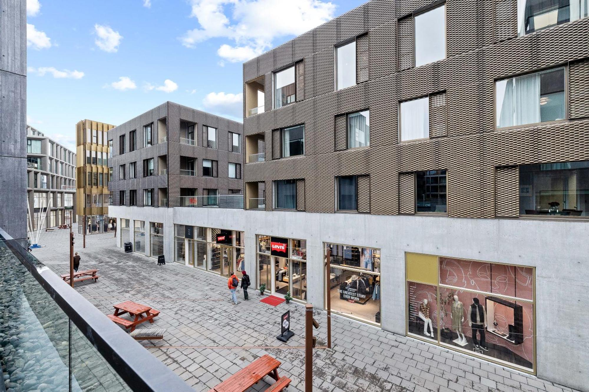 Vibrant Hafnatorg I Spacious Property With Expansive Garage Reykjavik Ngoại thất bức ảnh