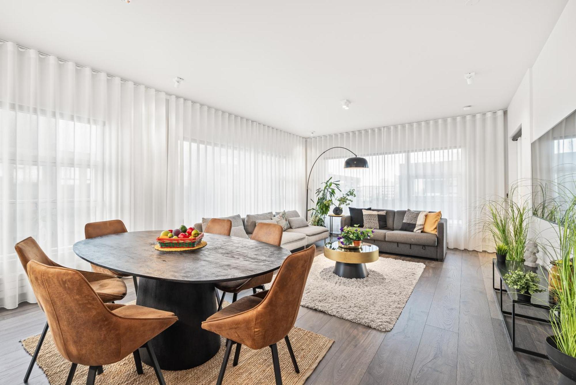 Vibrant Hafnatorg I Spacious Property With Expansive Garage Reykjavik Ngoại thất bức ảnh